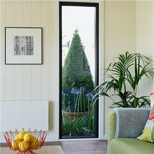 پنجره بلند باریک